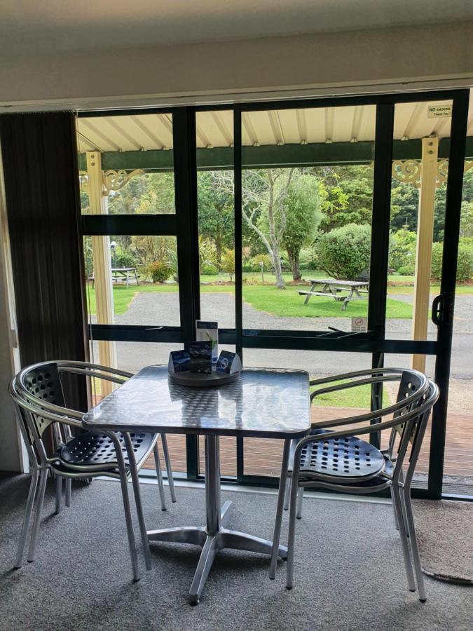 Kauri Coast Top 10 Holiday Park Kaihu Exterior photo