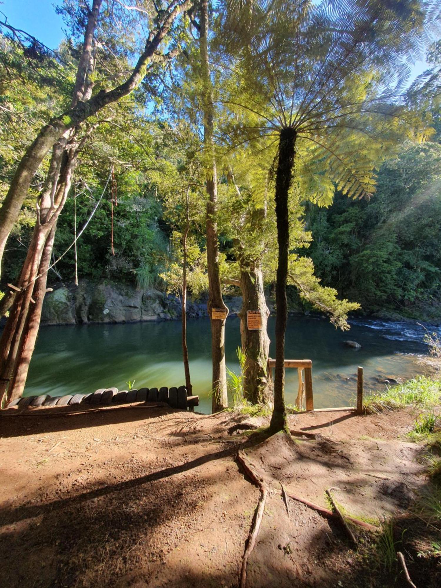 Kauri Coast Top 10 Holiday Park Kaihu Exterior photo